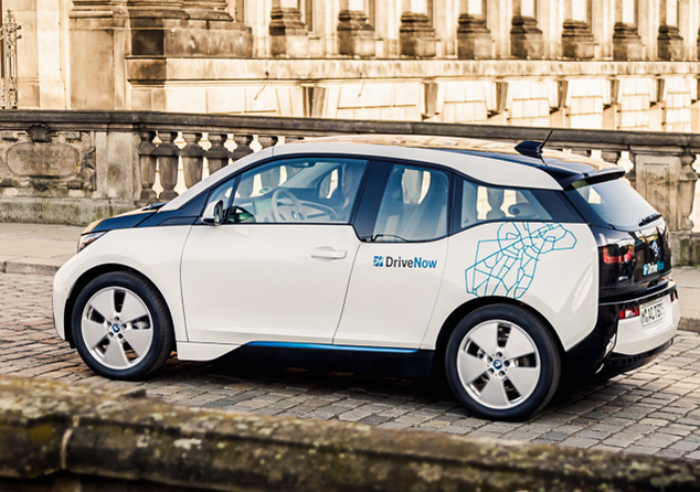 カーシェアリング車両DriveNowの電気自動車BMWi3. Photo: © DriveNow